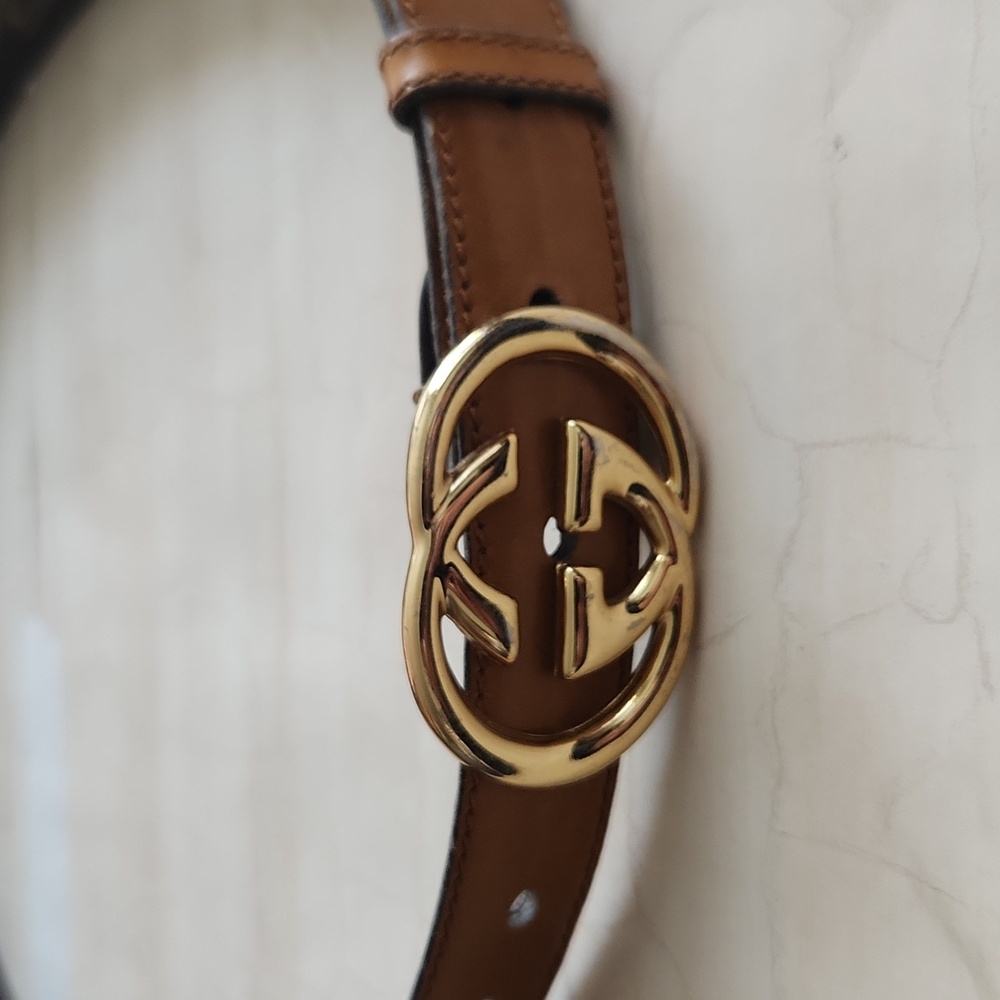 Gucci Women's Saddle Belt. Made and purchased in Italy, mint condition. Size 32. - Picture 4 of 4